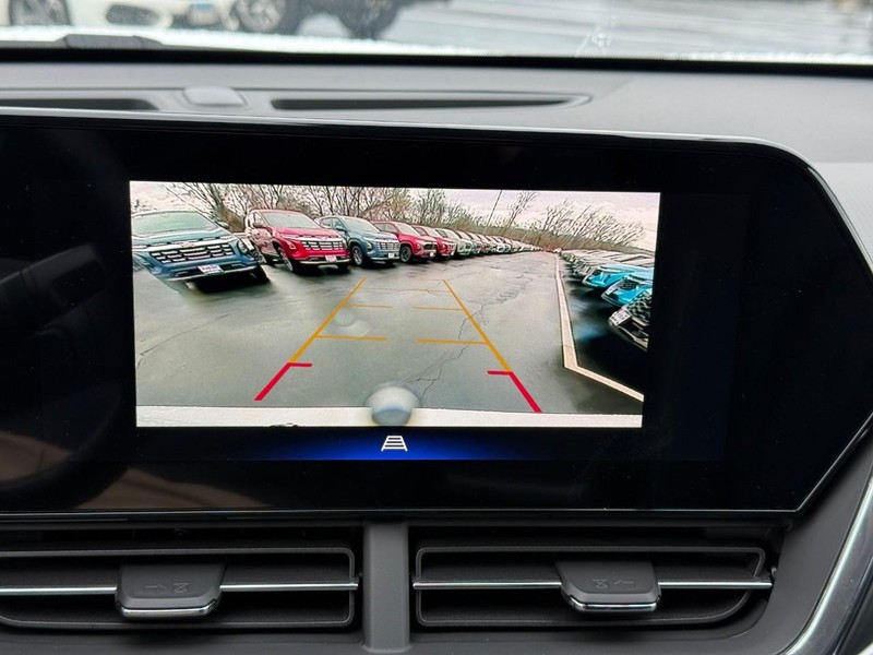 Chevrolet Trax Vehicle Full-screen Gallery Image 17