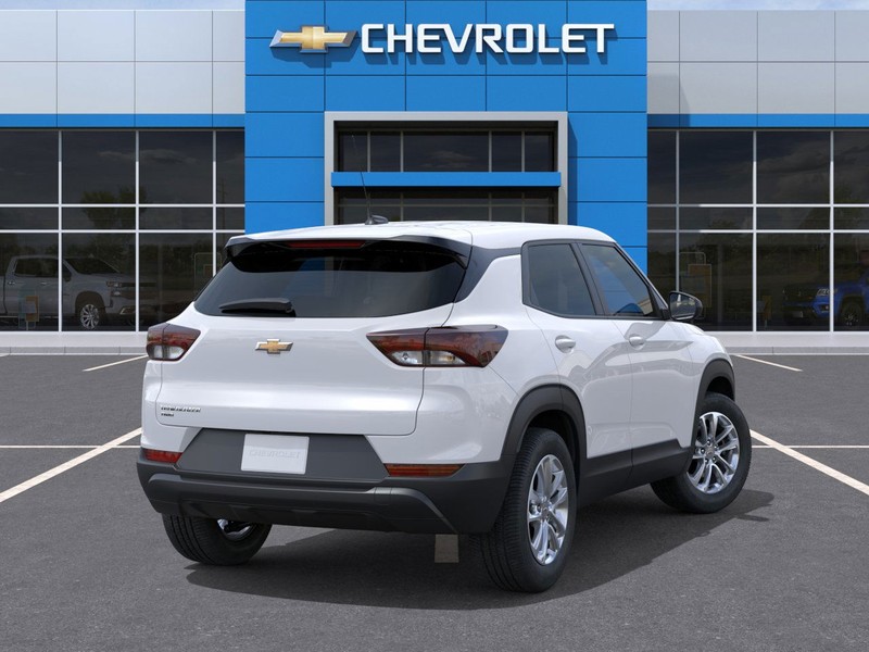 Chevrolet Trailblazer Vehicle Full-screen Gallery Image 4