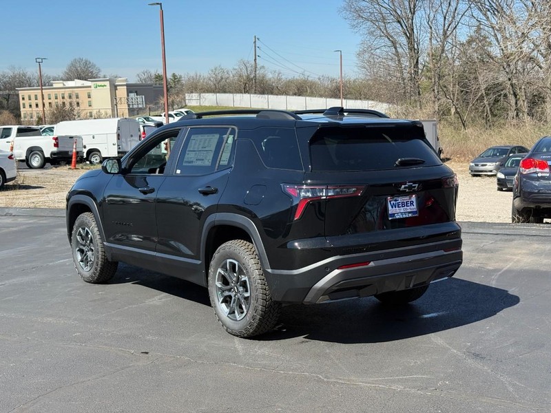Chevrolet Equinox Vehicle Full-screen Gallery Image 3