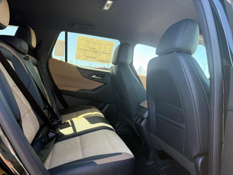 Chevrolet Equinox Vehicle Full-screen Gallery Image 5