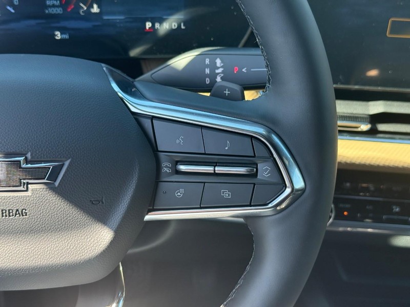 Chevrolet Equinox Vehicle Full-screen Gallery Image 15