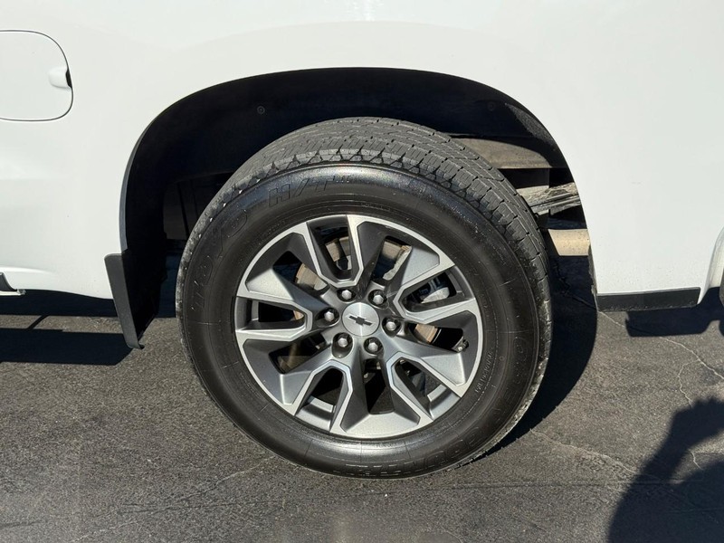 Chevrolet Silverado 1500 Vehicle Full-screen Gallery Image 4