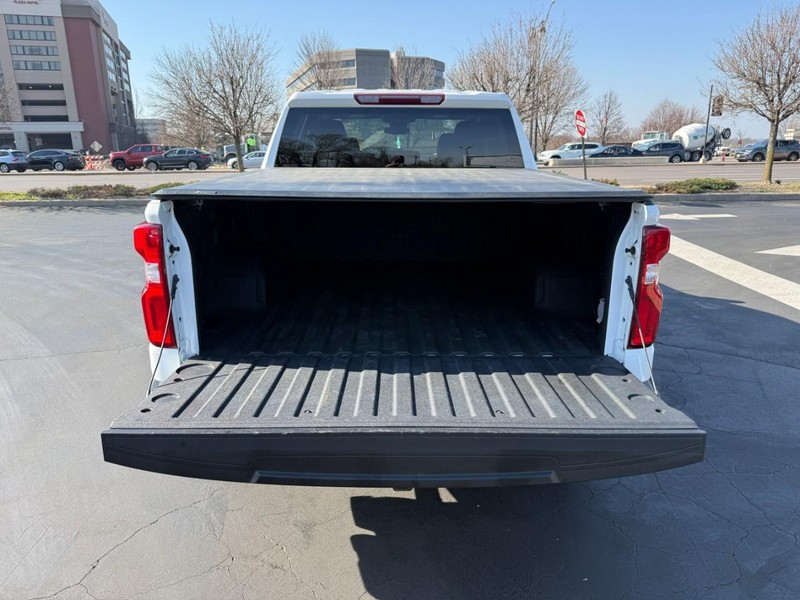 Chevrolet Silverado 1500 Vehicle Full-screen Gallery Image 6