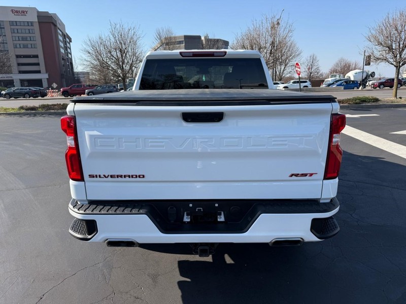 Chevrolet Silverado 1500 Vehicle Full-screen Gallery Image 7