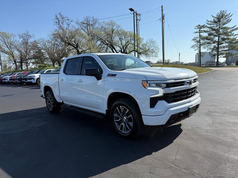 Chevrolet Silverado 1500 Vehicle Full-screen Gallery Image 9