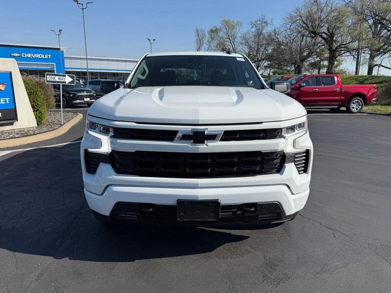 Chevrolet Silverado 1500 Vehicle Full-screen Gallery Image 10