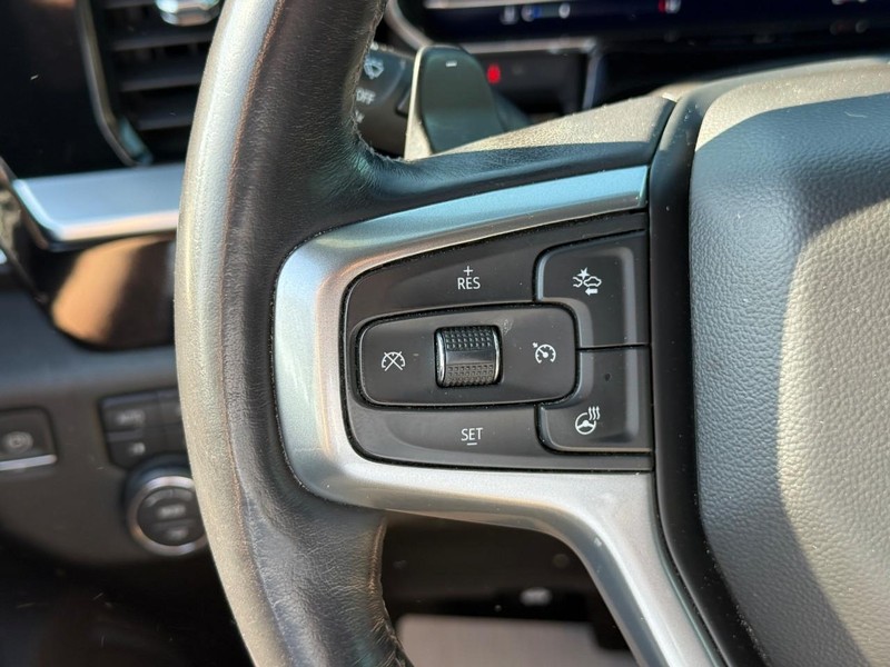 Chevrolet Silverado 1500 Vehicle Full-screen Gallery Image 19