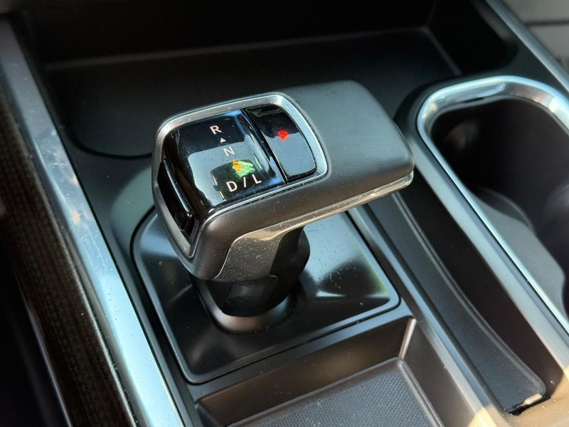 Chevrolet Silverado 1500 Vehicle Full-screen Gallery Image 22