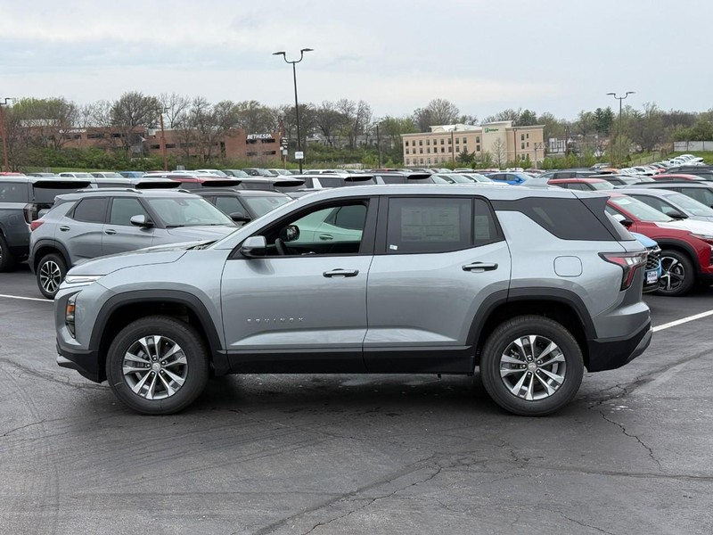 Chevrolet Equinox Vehicle Full-screen Gallery Image 2