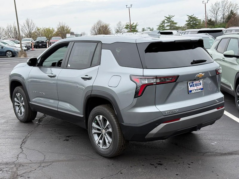 Chevrolet Equinox Vehicle Full-screen Gallery Image 3