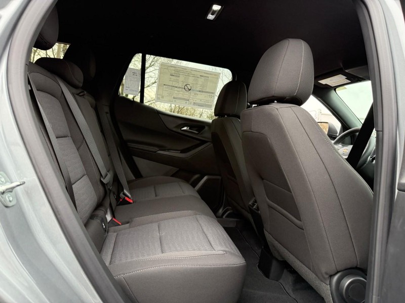Chevrolet Equinox Vehicle Full-screen Gallery Image 5