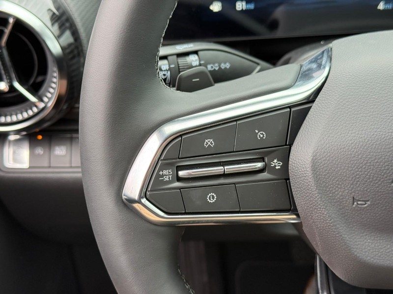 Chevrolet Equinox Vehicle Full-screen Gallery Image 13