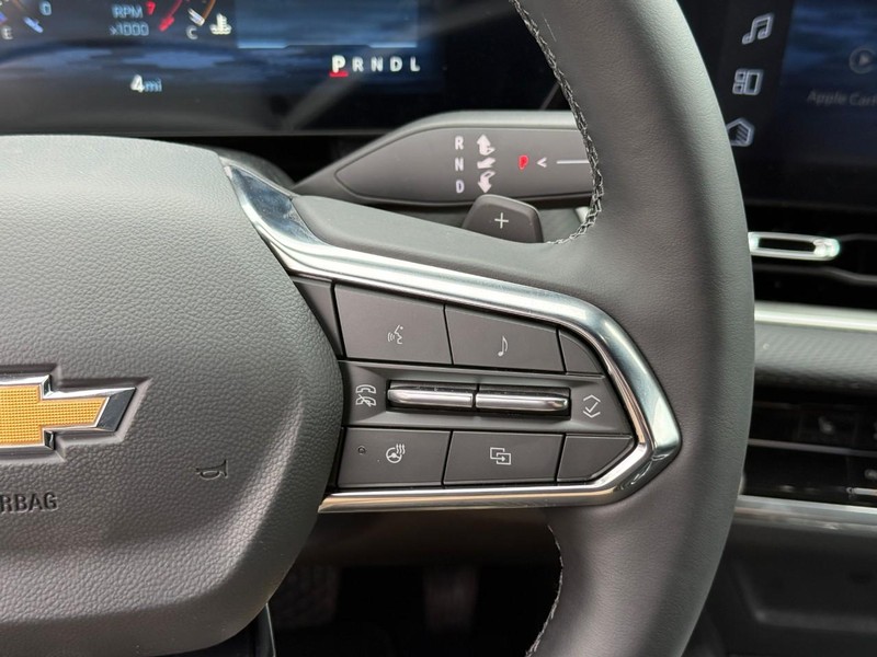 Chevrolet Equinox Vehicle Full-screen Gallery Image 14