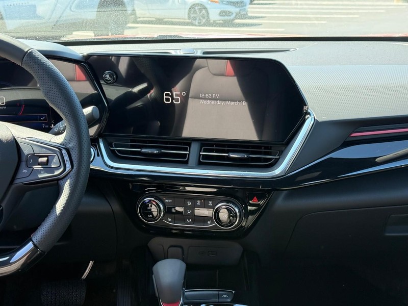 Chevrolet Trax Vehicle Full-screen Gallery Image 8