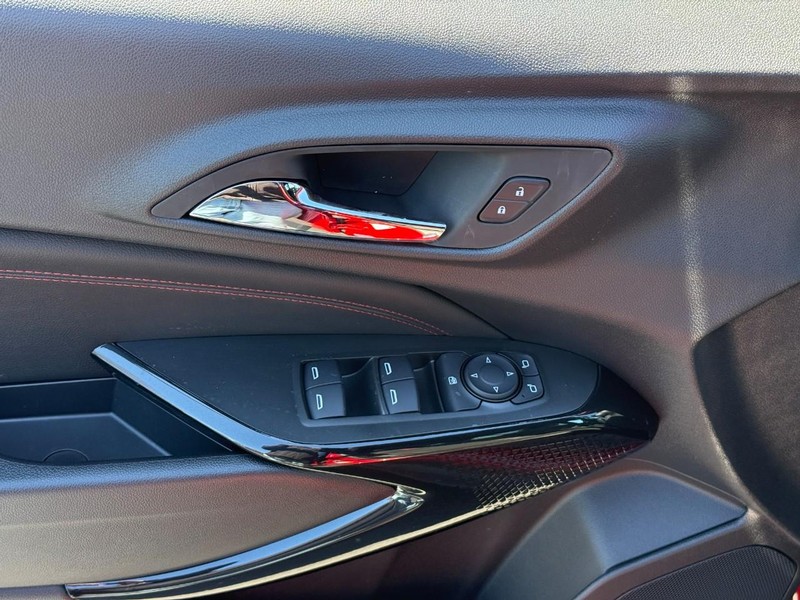 Chevrolet Trax Vehicle Full-screen Gallery Image 10