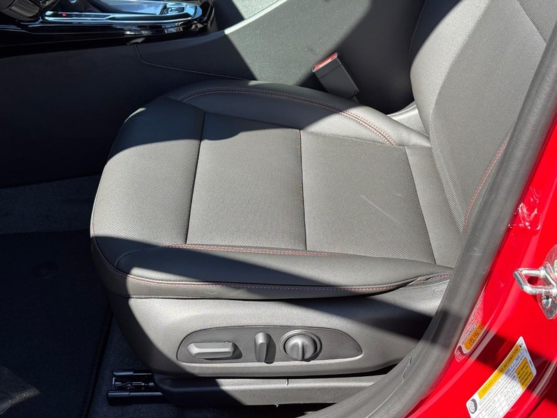 Chevrolet Trax Vehicle Full-screen Gallery Image 11
