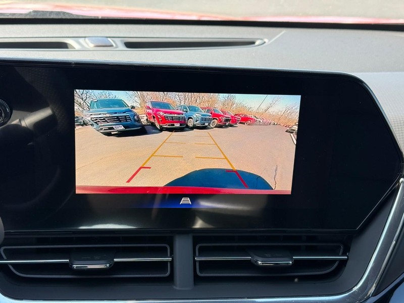 Chevrolet Trax Vehicle Full-screen Gallery Image 17