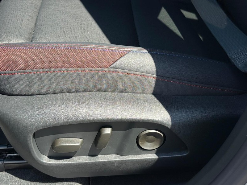 Chevrolet Equinox Vehicle Full-screen Gallery Image 11