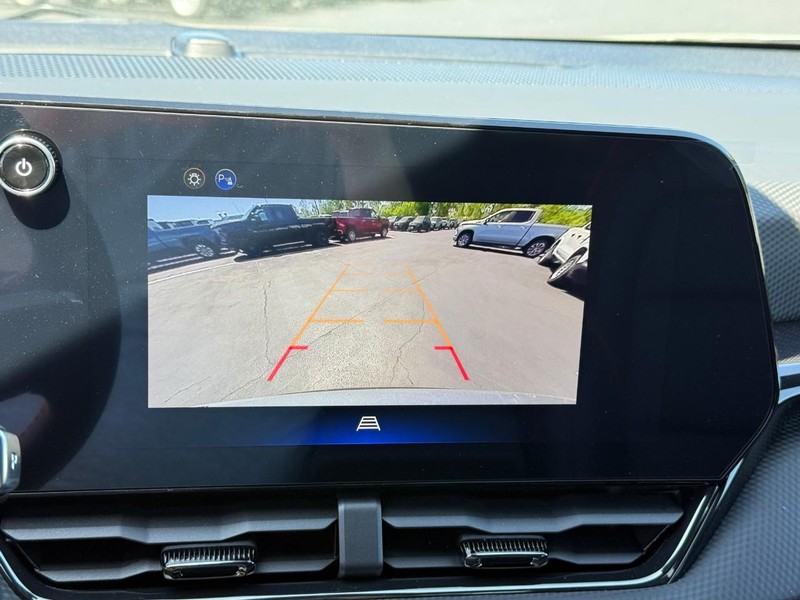 Chevrolet Equinox Vehicle Full-screen Gallery Image 15