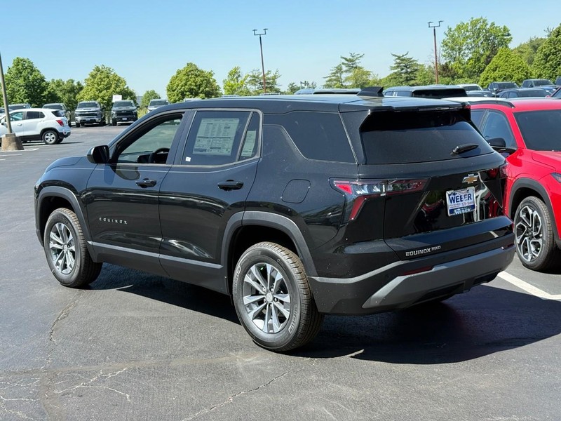 Chevrolet Equinox Vehicle Full-screen Gallery Image 3