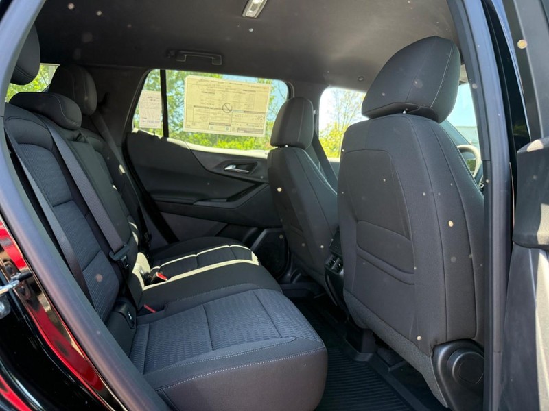 Chevrolet Equinox Vehicle Full-screen Gallery Image 5