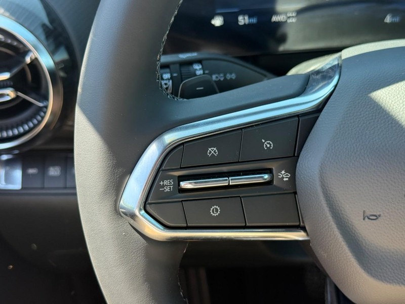 Chevrolet Equinox Vehicle Full-screen Gallery Image 12