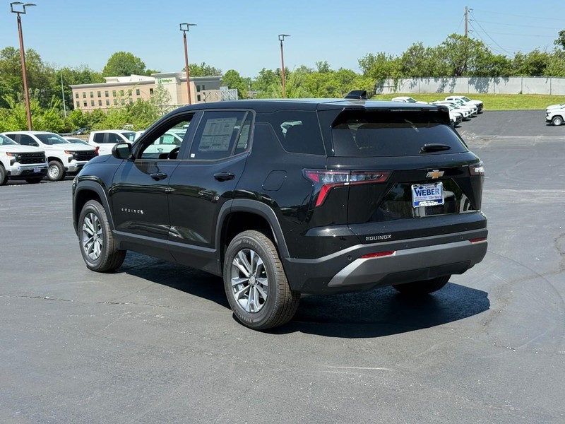 Chevrolet Equinox Vehicle Full-screen Gallery Image 3