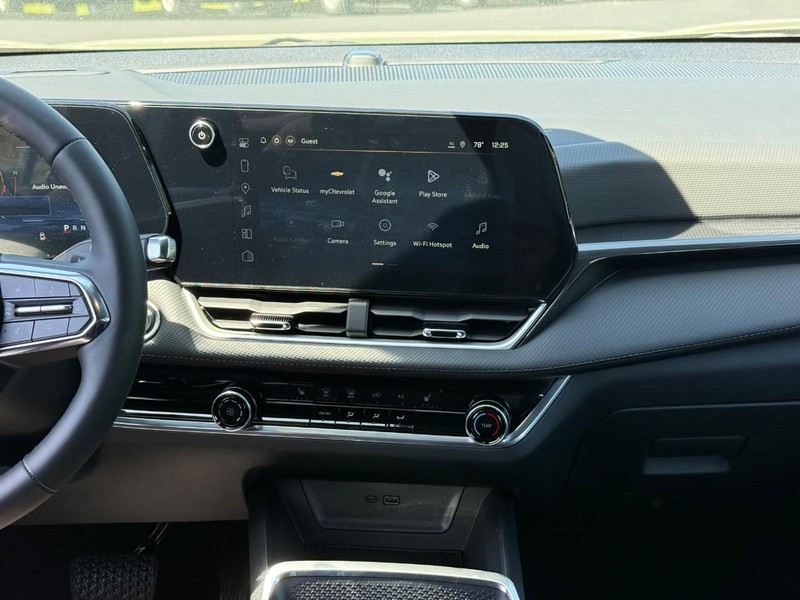 Chevrolet Equinox Vehicle Full-screen Gallery Image 8