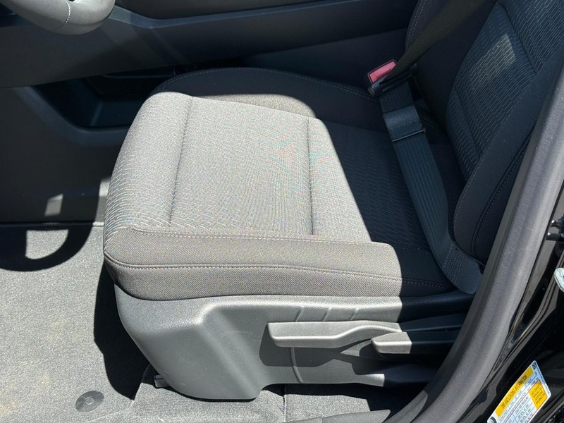 Chevrolet Equinox Vehicle Full-screen Gallery Image 11
