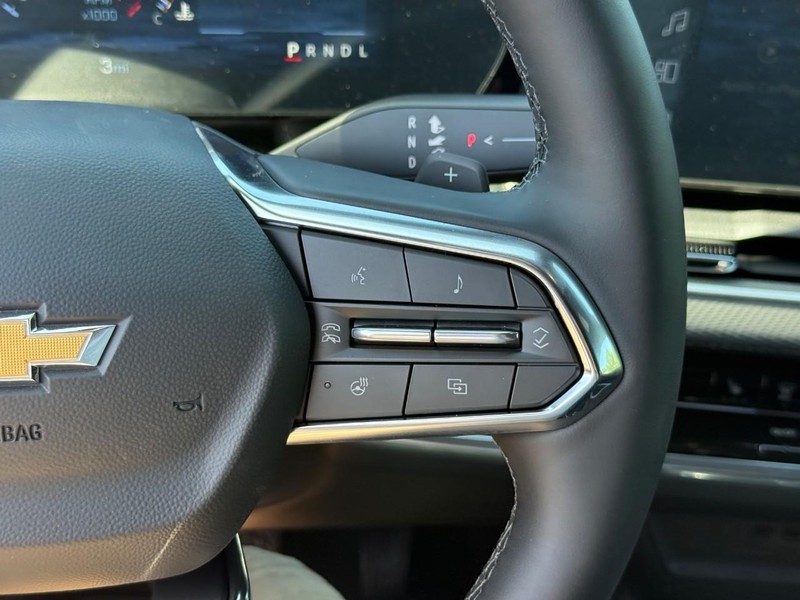 Chevrolet Equinox Vehicle Full-screen Gallery Image 13
