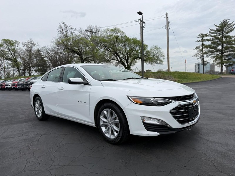 Chevrolet Malibu Vehicle Full-screen Gallery Image 8