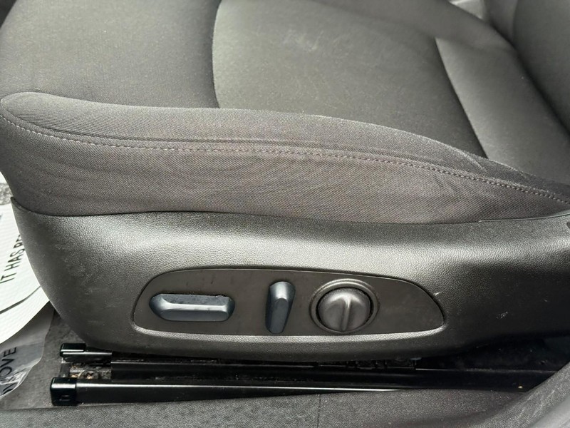 Chevrolet Malibu Vehicle Full-screen Gallery Image 17