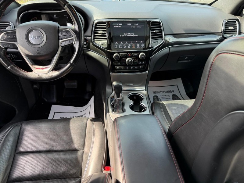 Jeep Grand Cherokee Vehicle Full-screen Gallery Image 12