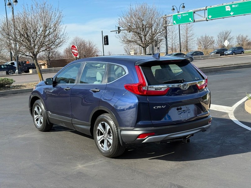 Honda CR-V Vehicle Full-screen Gallery Image 3