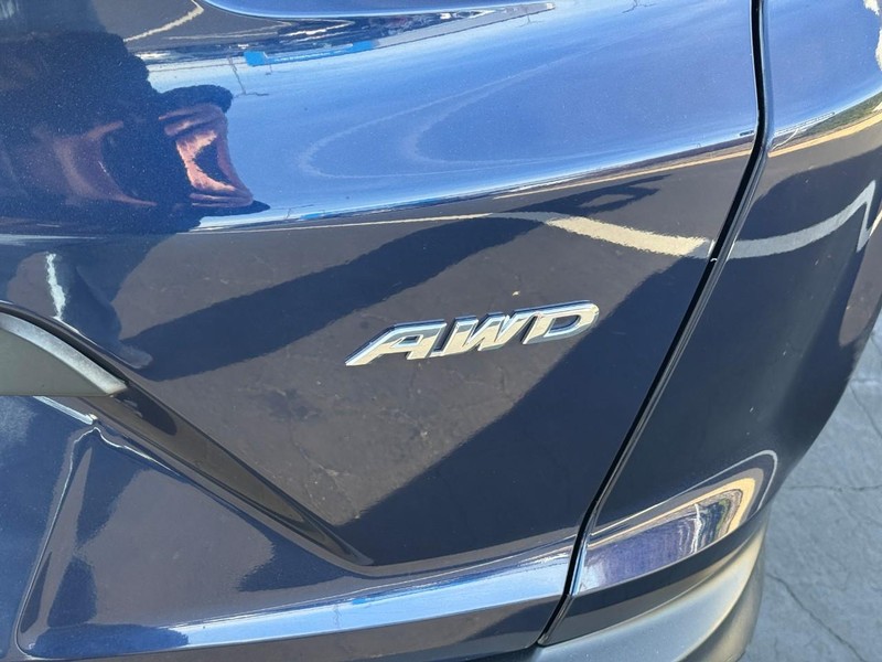 Honda CR-V Vehicle Full-screen Gallery Image 5