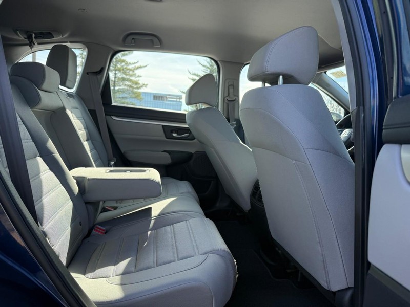 Honda CR-V Vehicle Full-screen Gallery Image 11