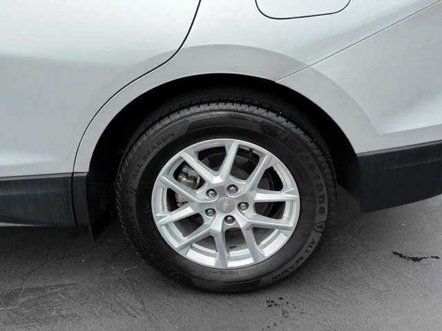 Chevrolet Equinox Vehicle Full-screen Gallery Image 4