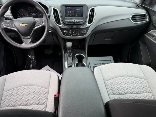 Chevrolet Equinox Vehicle Full-screen Gallery Image 11