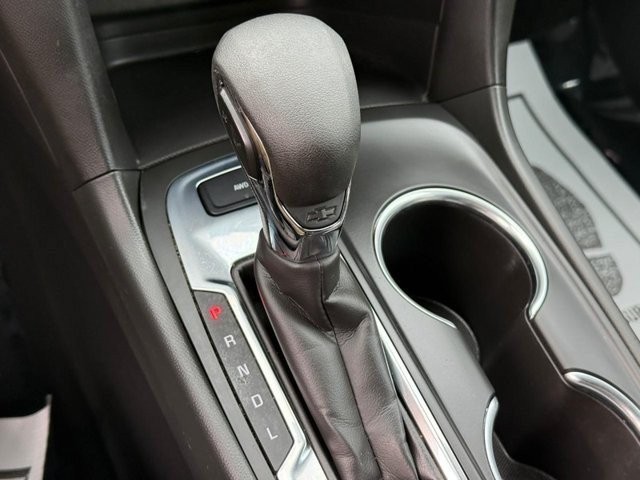 Chevrolet Equinox Vehicle Full-screen Gallery Image 21