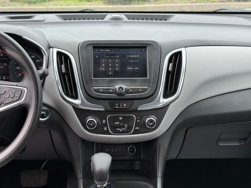 Chevrolet Equinox Vehicle Full-screen Gallery Image 13