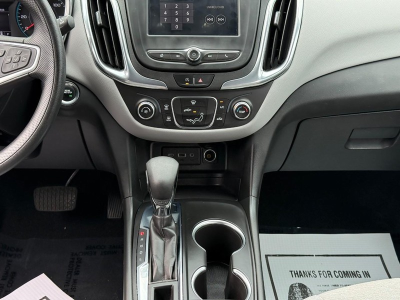 Chevrolet Equinox Vehicle Full-screen Gallery Image 14