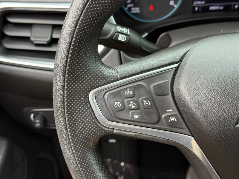 Chevrolet Equinox Vehicle Full-screen Gallery Image 18