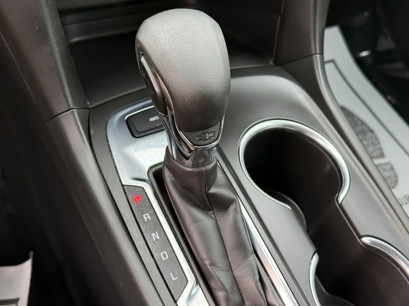 Chevrolet Equinox Vehicle Full-screen Gallery Image 21