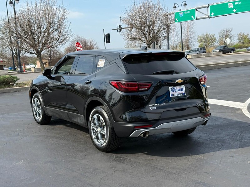 Chevrolet Blazer Vehicle Full-screen Gallery Image 03