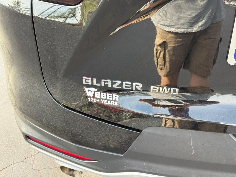 Chevrolet Blazer Vehicle Full-screen Gallery Image 05