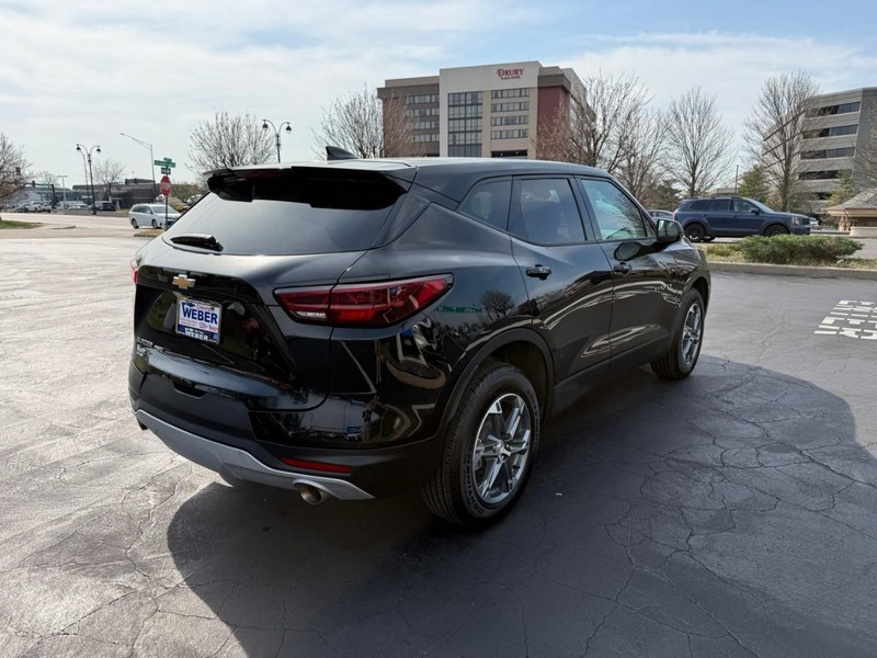 Chevrolet Blazer Vehicle Full-screen Gallery Image 08