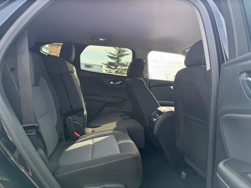 Chevrolet Blazer Vehicle Full-screen Gallery Image 11