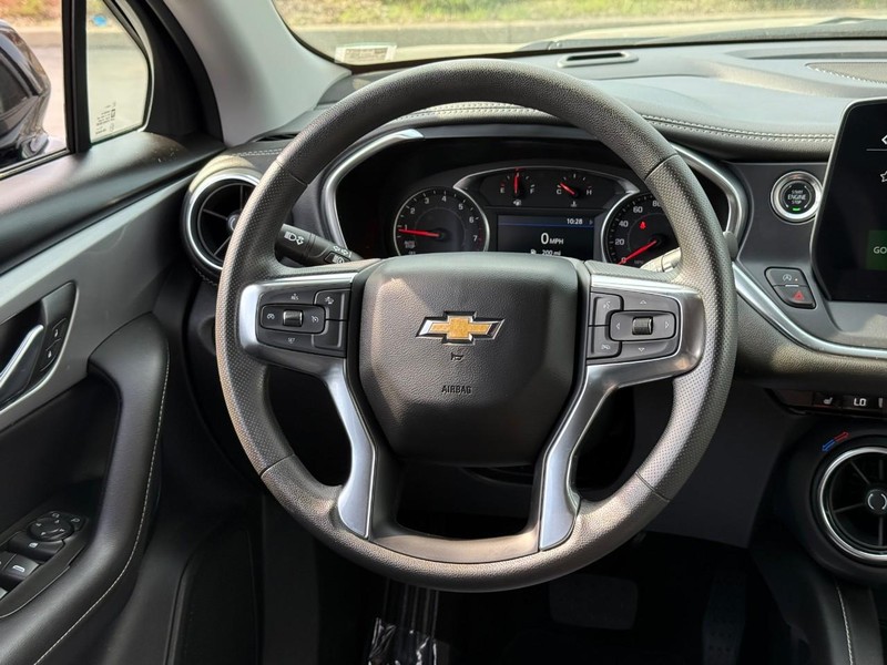 Chevrolet Blazer Vehicle Full-screen Gallery Image 12