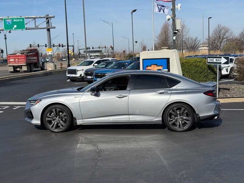Acura TLX Vehicle Full-screen Gallery Image 02