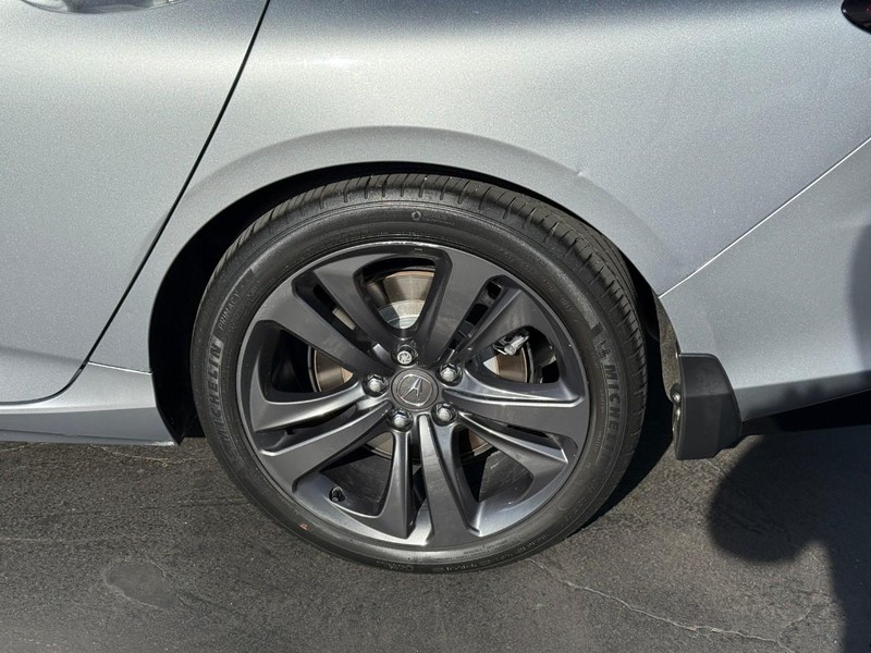Acura TLX Vehicle Full-screen Gallery Image 04